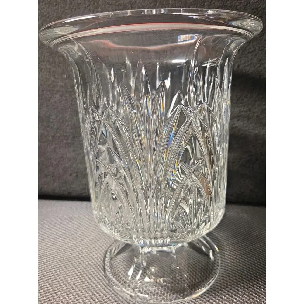 Royal Limited pedestal vase 24% lead crystal Czech Republic 8 In Tall 6 In Diame
